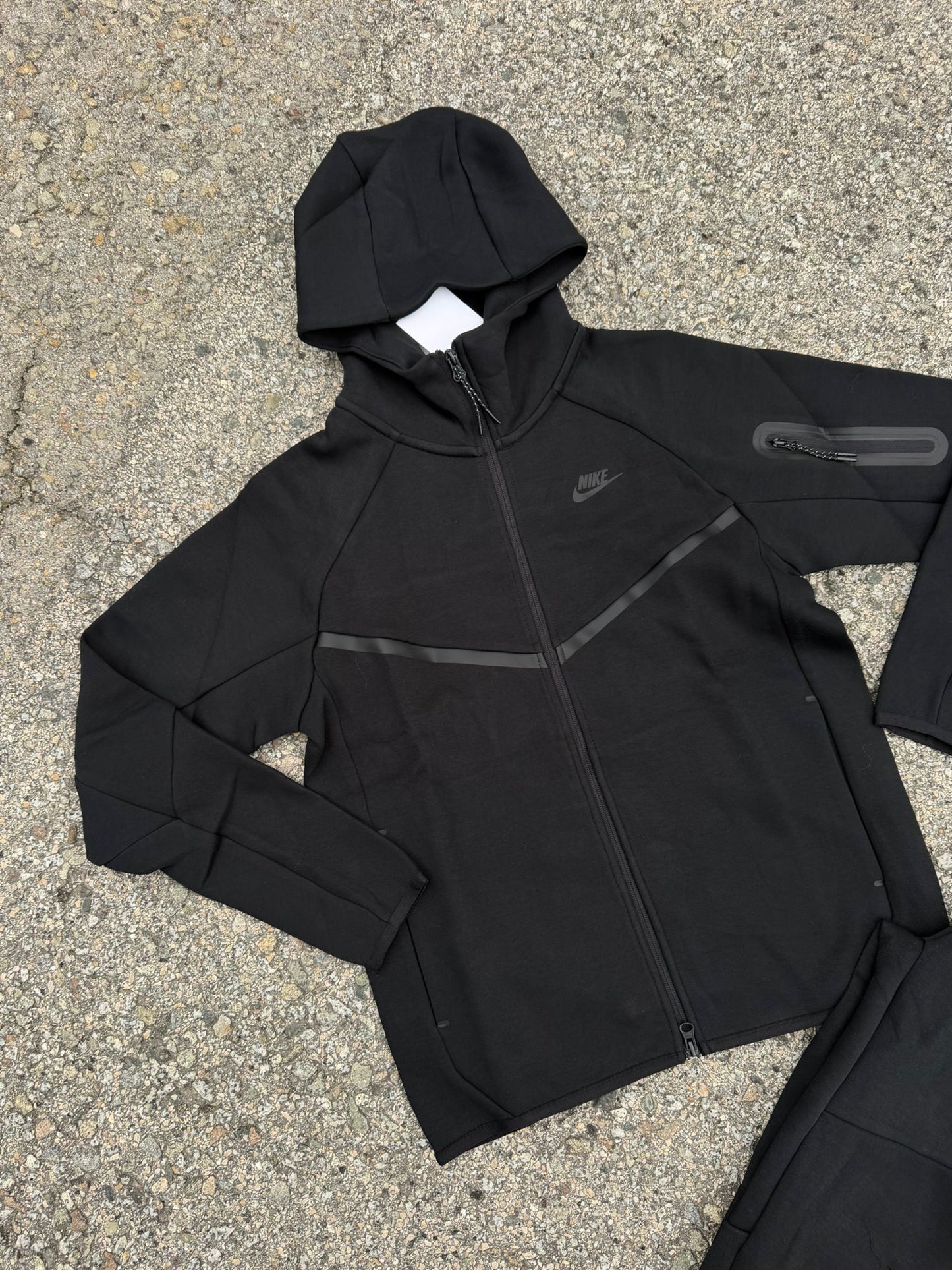 Nike Tech Fleece Negro