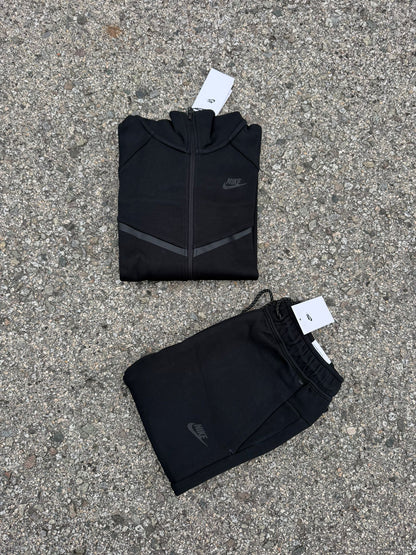 Nike Tech Fleece Negro
