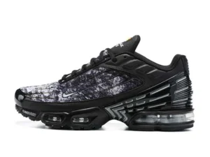 AIR MAX PLUS TN 3 ‘BLACK GRAPHIC’