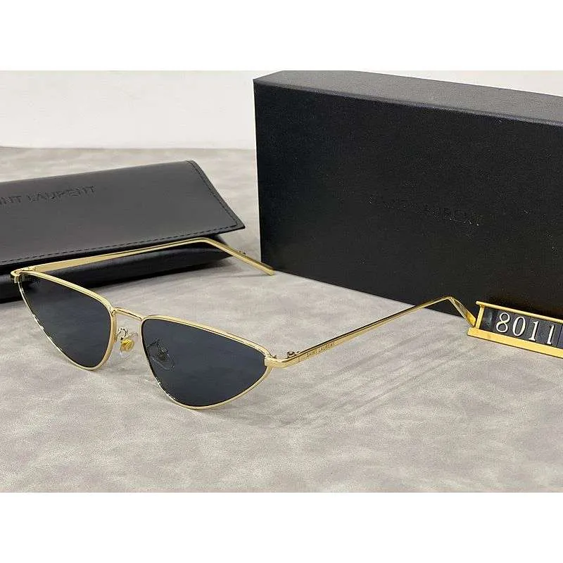 Sunglasses Yves Saint Laurent YSL025