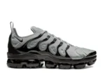 VAPORMAX PLUS