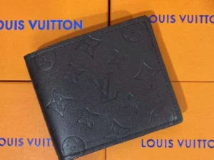 Wallet Louis Vuitton Embossed Monogram in Black LV067